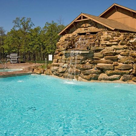 Postoak Lodge And Retreat Tulsa Room photo