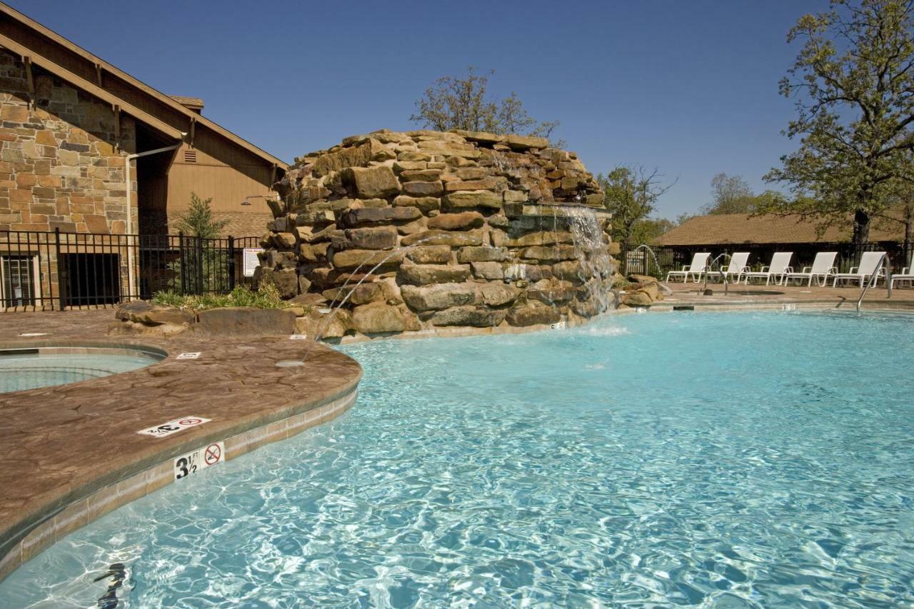 Postoak Lodge And Retreat Tulsa Room photo